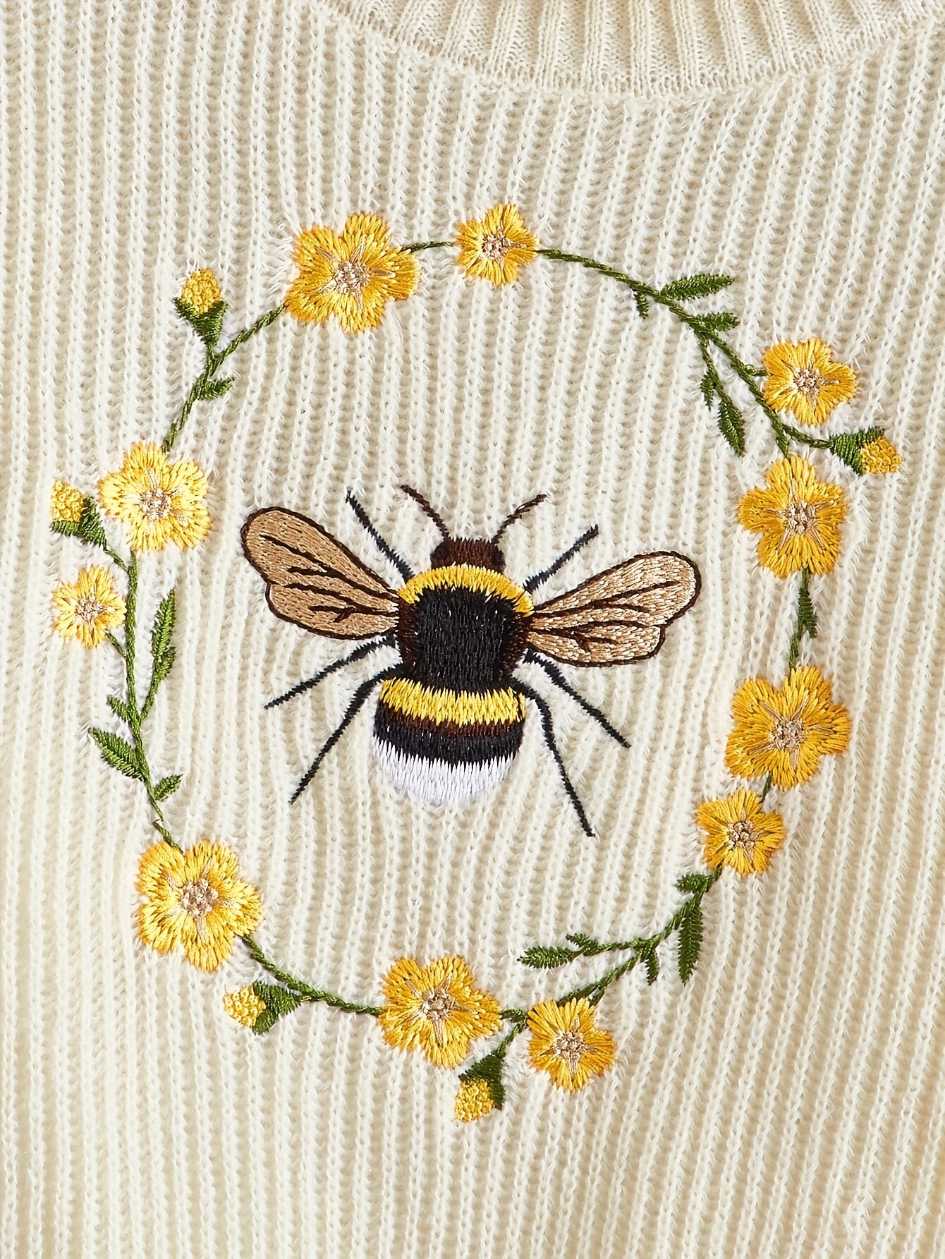 Large Size Women's High Neck Knit Top with Autumn and Winter Fashion Bee Flower Embroidery