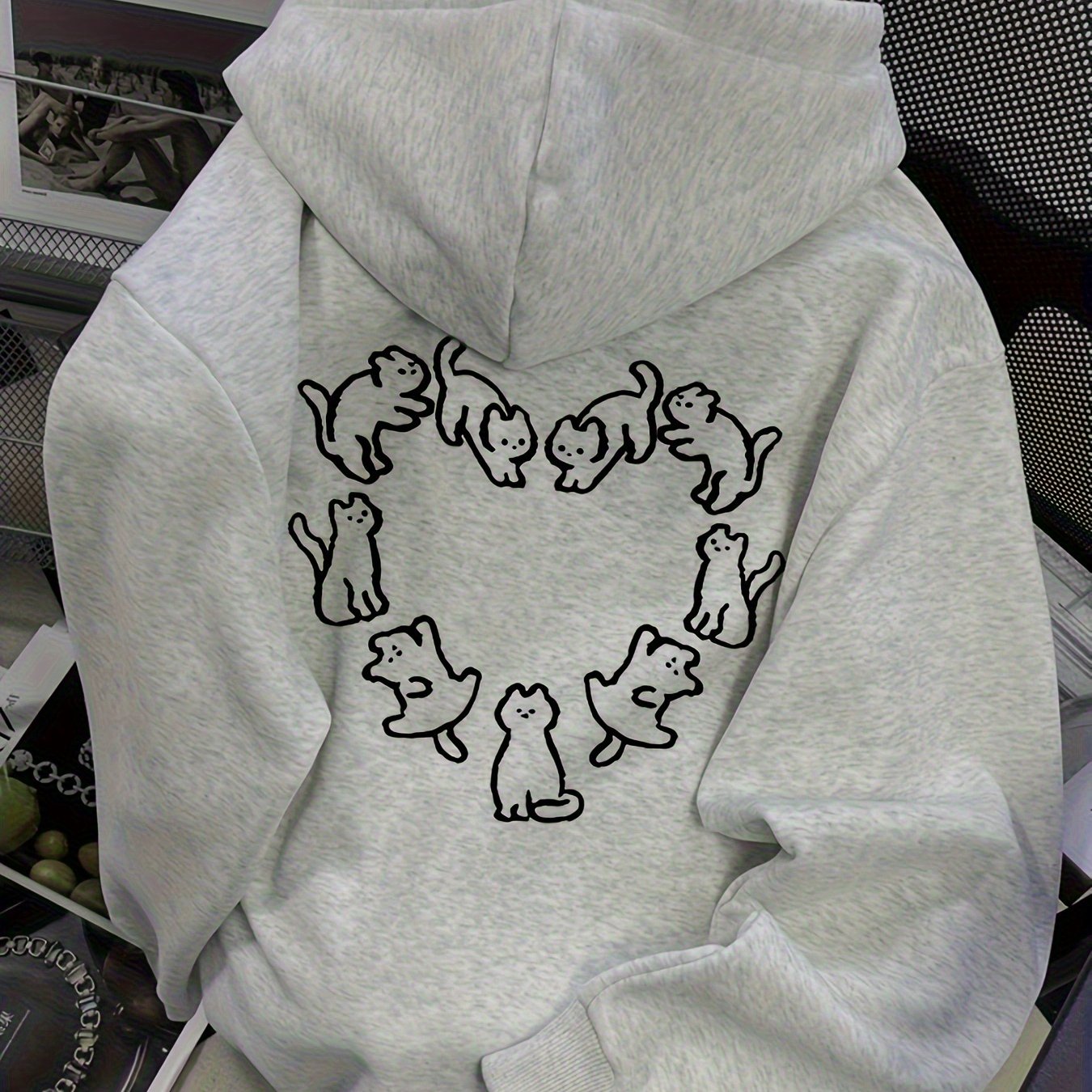 Women's Cozy Hoodie - Light Grey Sweatshirt with Heart-Shaped Cute Cats, Kangaroo Pocket & Soft Lining - All-Season Casual Pullover for Everyday Lounge Outfits - Machine Washable Women's Clothing Gift for Pet Lovers, Cute Hoodies